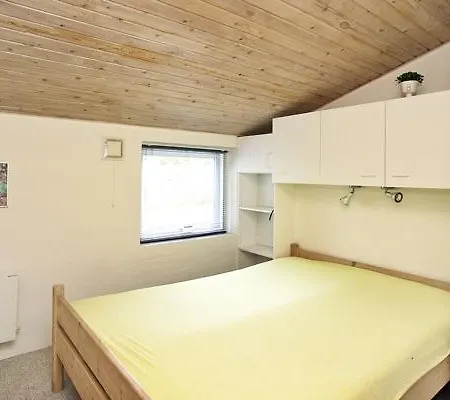 Holiday home Holiday Lyngageren