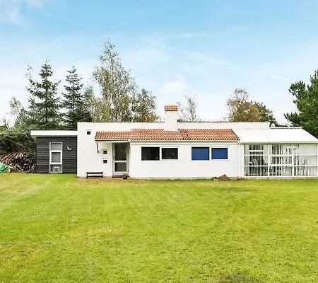 Holiday home Holiday Lyngageren Hals